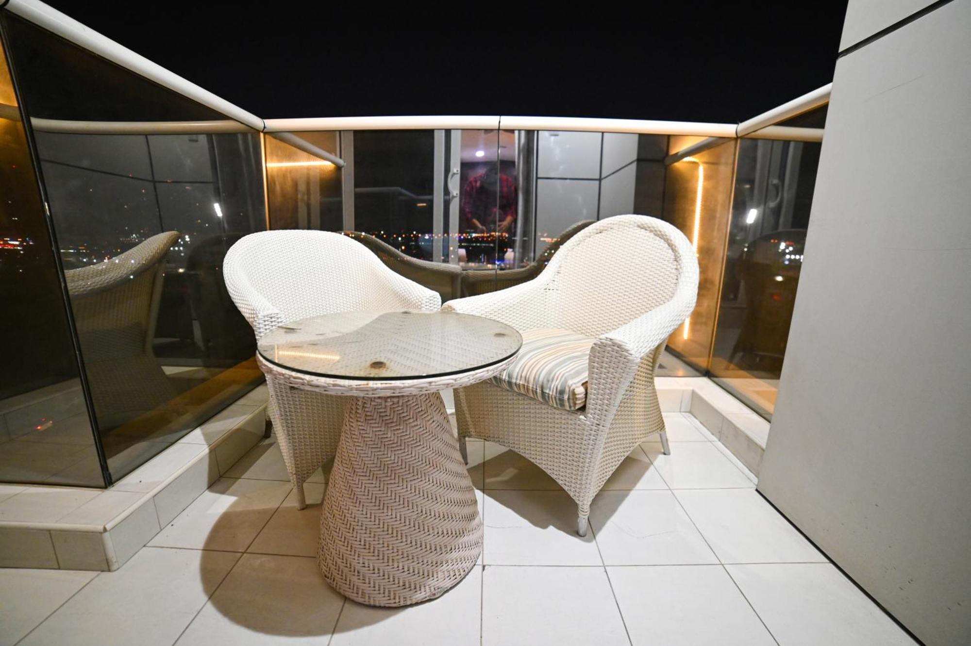 Seven Seas Hotel Dubai Exterior photo