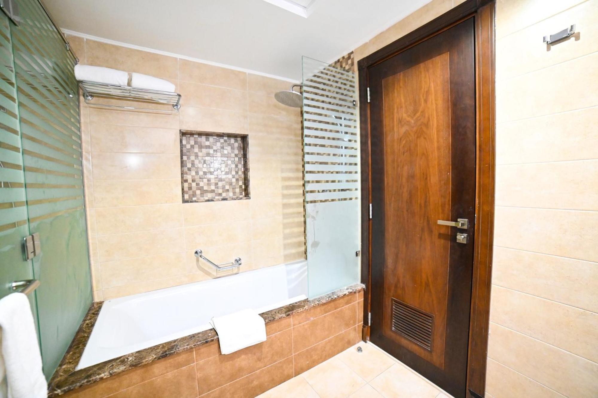 Seven Seas Hotel Dubai Exterior photo